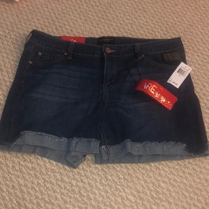 BNNW Jean Shorts !!! 💥💥💥